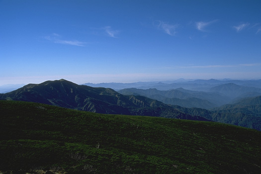 Mt. Betu-san under the fine autumn sky. at O-hanabatake rute.